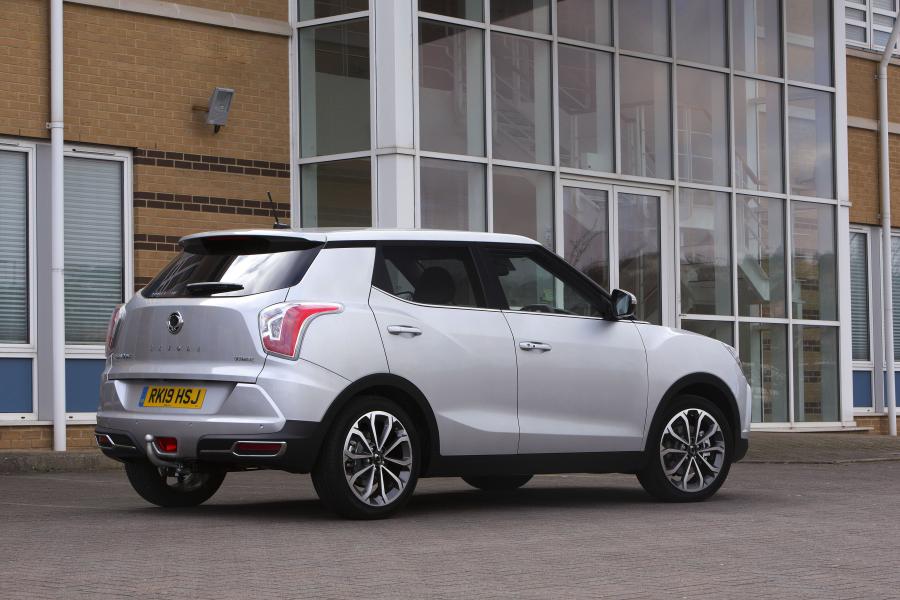  SsangYong Tivoli Ultimate 2018 года  (UK) (фото 27 из 37)